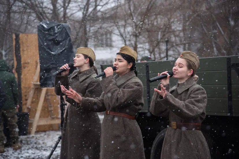 80-й годовщине освобождения Ростова-на-Дону от немецко-фашистских захватчиков посвящается...