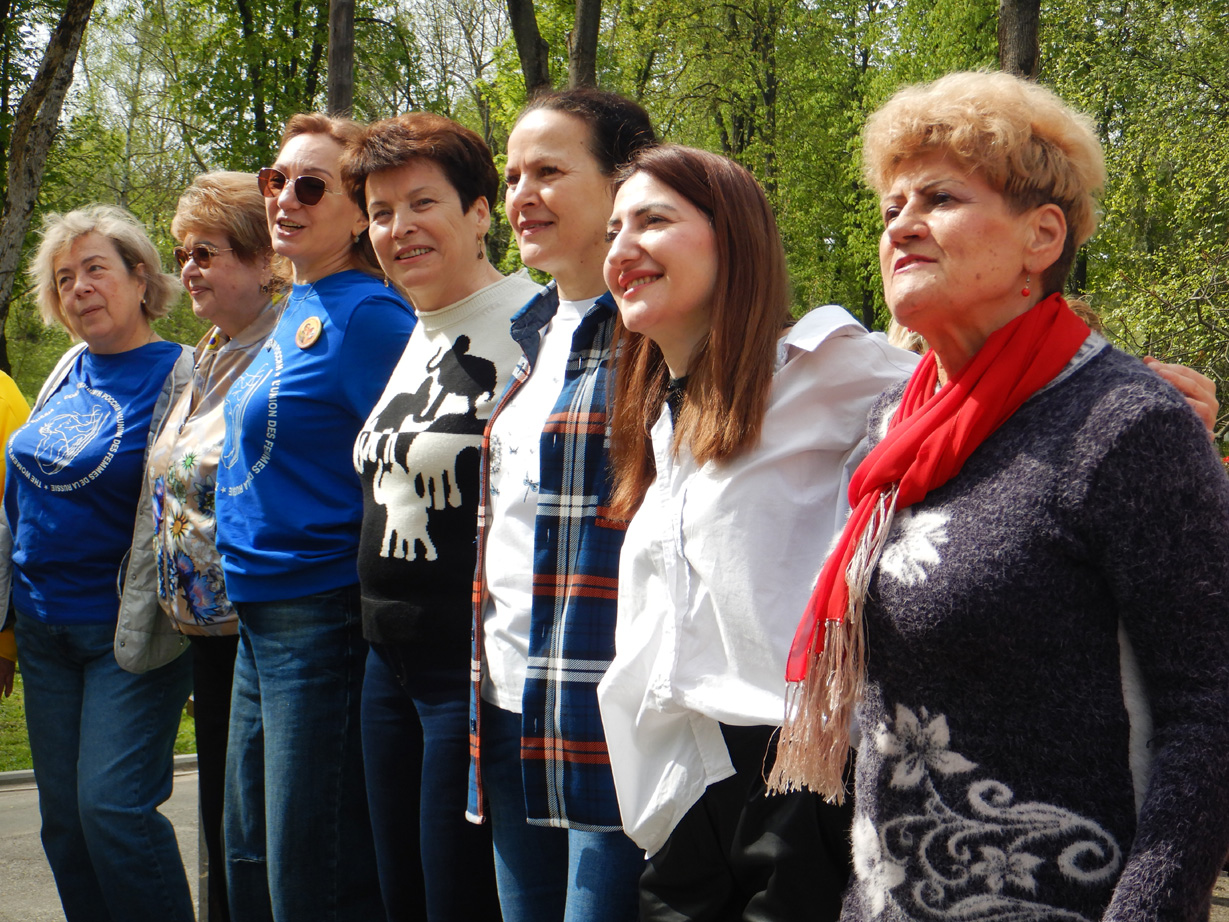 Аллею сирени имени Валентины Гризодубовой высадили в Ростове активисты Союза женщин России