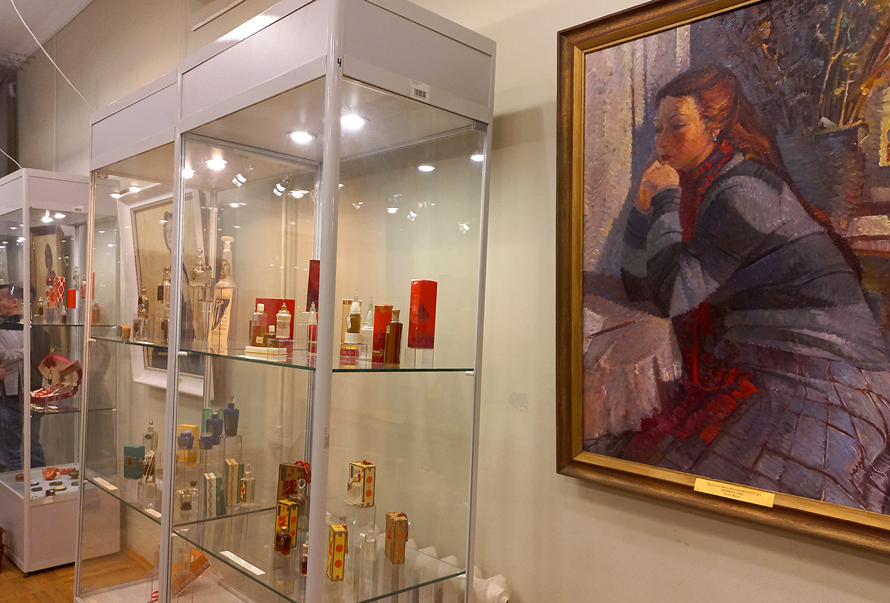 Выставка «АРОМАТЫ СОВЕТСКОЙ ЭПОХИ» в Ростовском областном музее изобразительных искусств