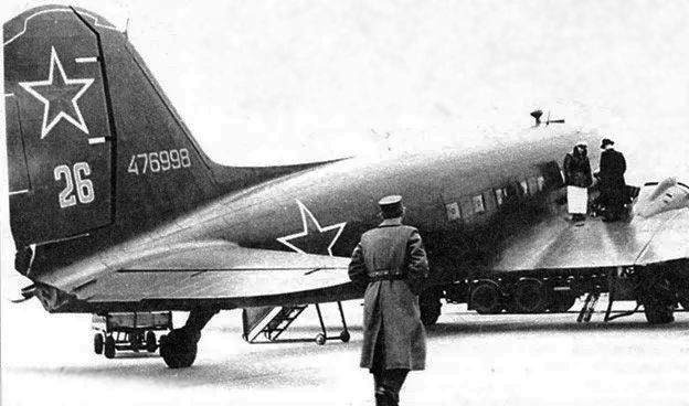 Транспортный самолет Гражданского Воздушного Флота Douglas C-47 Skytrain. 1943.