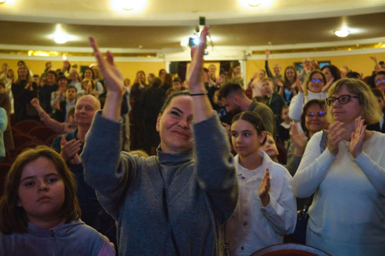 Премьера спектакля &laquo;Денискины рассказы&raquo; в театре Горького прошла с невероятными овациями!