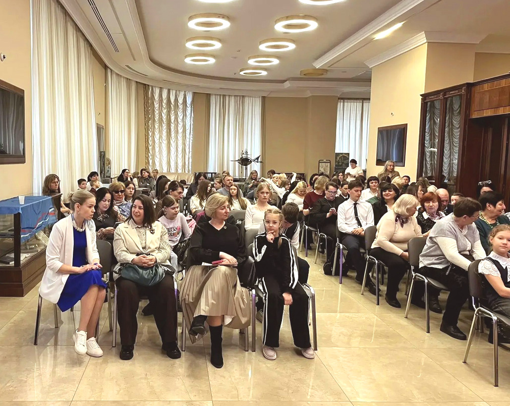 Весенний марафон проекта «Женское лицо России: помним, гордимся, равняемся» в ЮФУ Весенний марафон проекта «Женское лицо России: помним, гордимся, равняемся» в ЮФУ