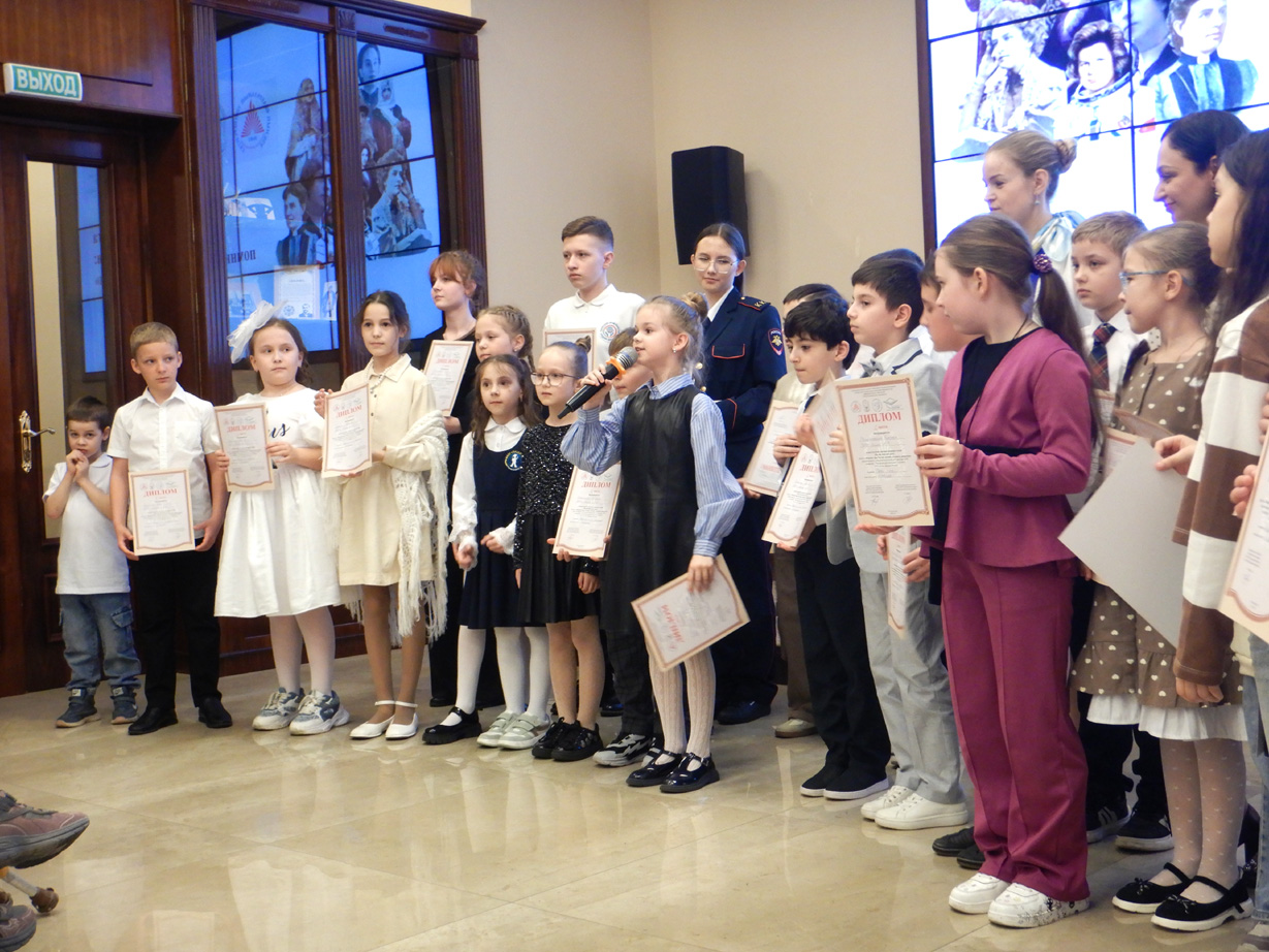 Весенний марафон проекта «Женское лицо России: помним, гордимся, равняемся» в ЮФУ Весенний марафон проекта «Женское лицо России: помним, гордимся, равняемся» в ЮФУ