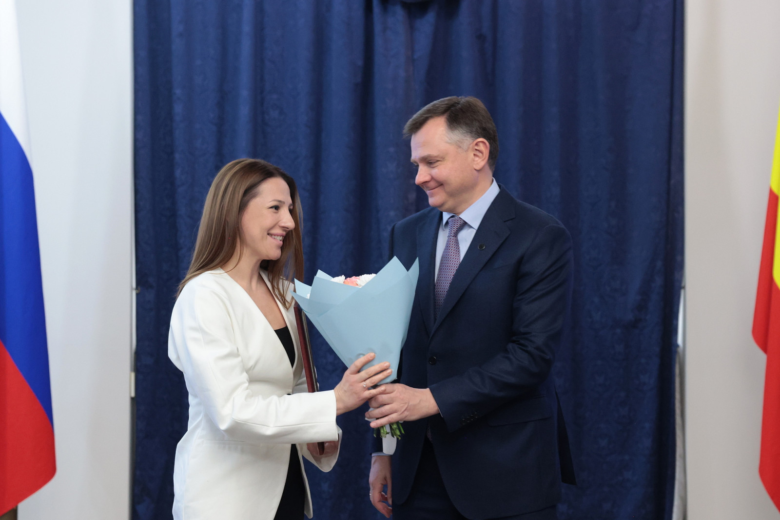 ДЕНЬ МАТЕРИ. Глава региона наградил 50 многодетных матерей Дона