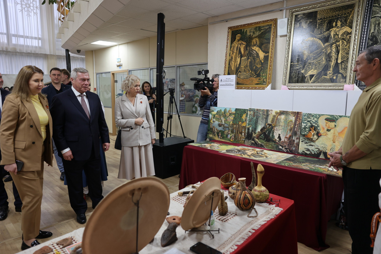 В ДЕНЬ НАРОДНОГО ЕДИНСТВА в Ростове-на-Дону губернатор Ростовской области ВАСИЛИЙ ГОЛУБЕВ ОБЪЯВИЛ О СВОЕЙ ОТСТАВКЕ