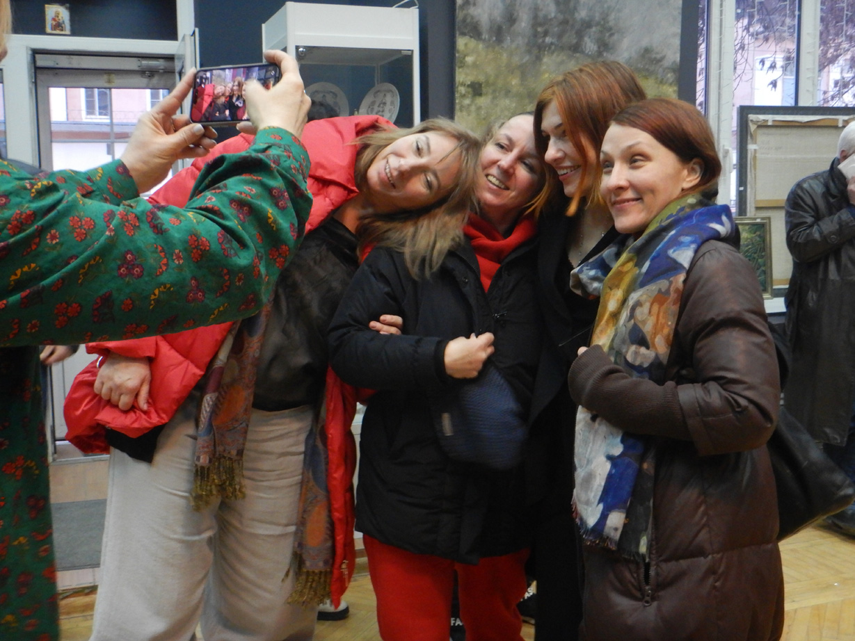 Персональная юбилейная выставка Елены Лапко &laquo;Местами мокрый снег&raquo; в СХР