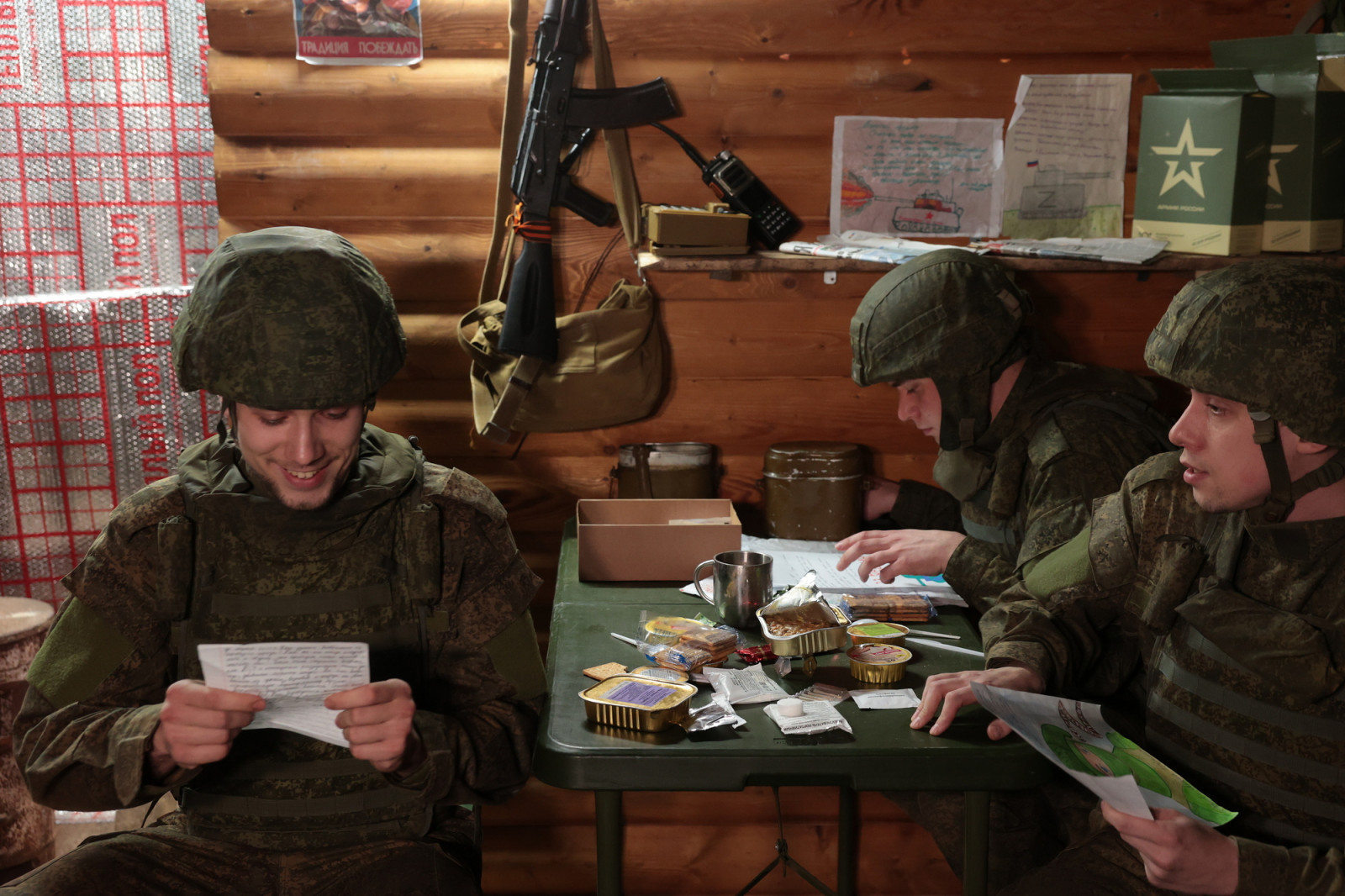 В историческом парке Россия &ndash; моя история начала работу мультимедийная выставка &laquo;Знание.Герои&raquo;