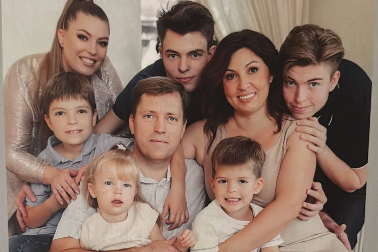 Семья Гнидиных из Мясниковского района награждена орденом «Родительская слава»