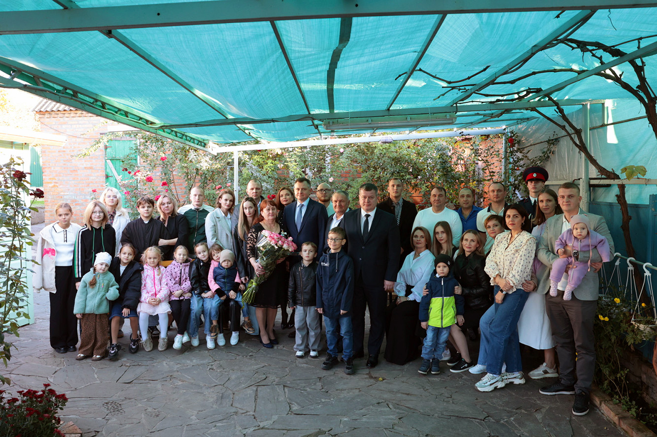 Любовь Короченцева стала третьей женщиной в Ростовской области, удостоенной высокого звания «Мать-героиня»