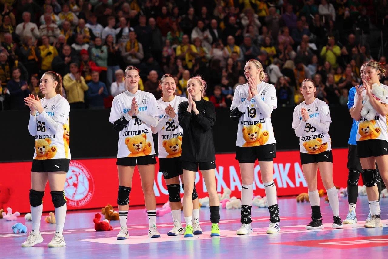 Акция &laquo;Мишкопад&raquo; на гандбольном матче &laquo;Ростов-Дон&raquo; против &laquo;Астраханочки&raquo; собрала более миллиона рублей