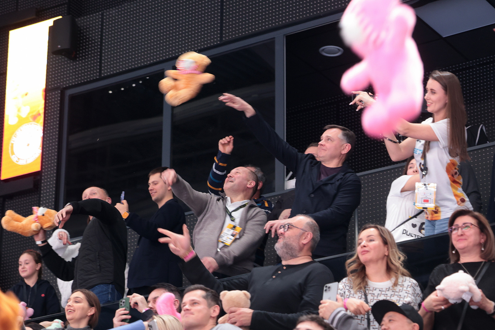 Акция &laquo;Мишкопад&raquo; на гандбольном матче &laquo;Ростов-Дон&raquo; против &laquo;Астраханочки&raquo; собрала более миллиона рублей