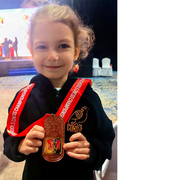Шестилетняя ростовчанка, очаровательная Николь Травкина стала победителем XIX Первенства Азии по шахматам