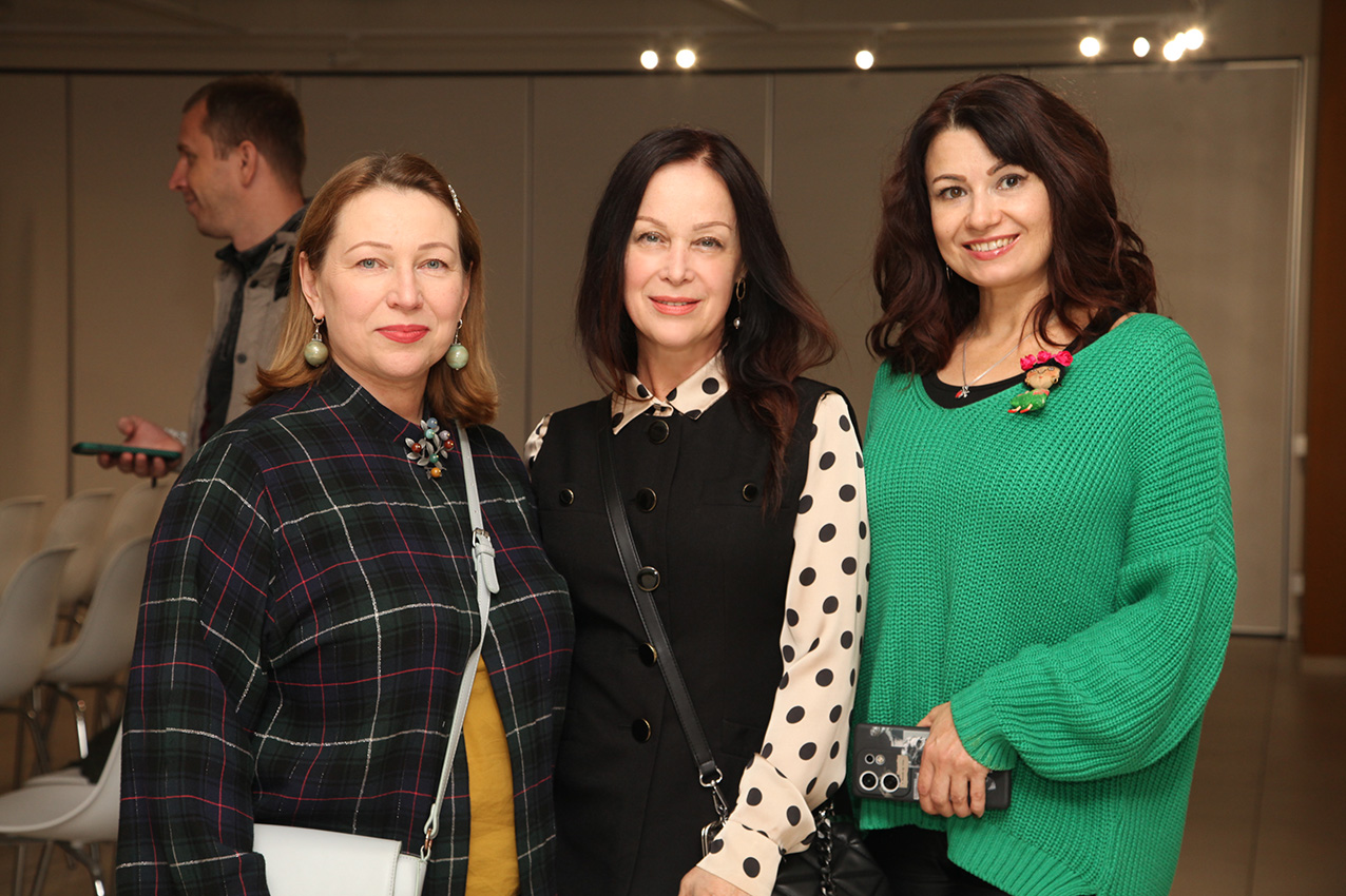 ГОРИЗОНТЫ ПРЕКРАСНОГО. Первая персональная выставка живописных произведений Анастасии Потаповой в ЦИЦ