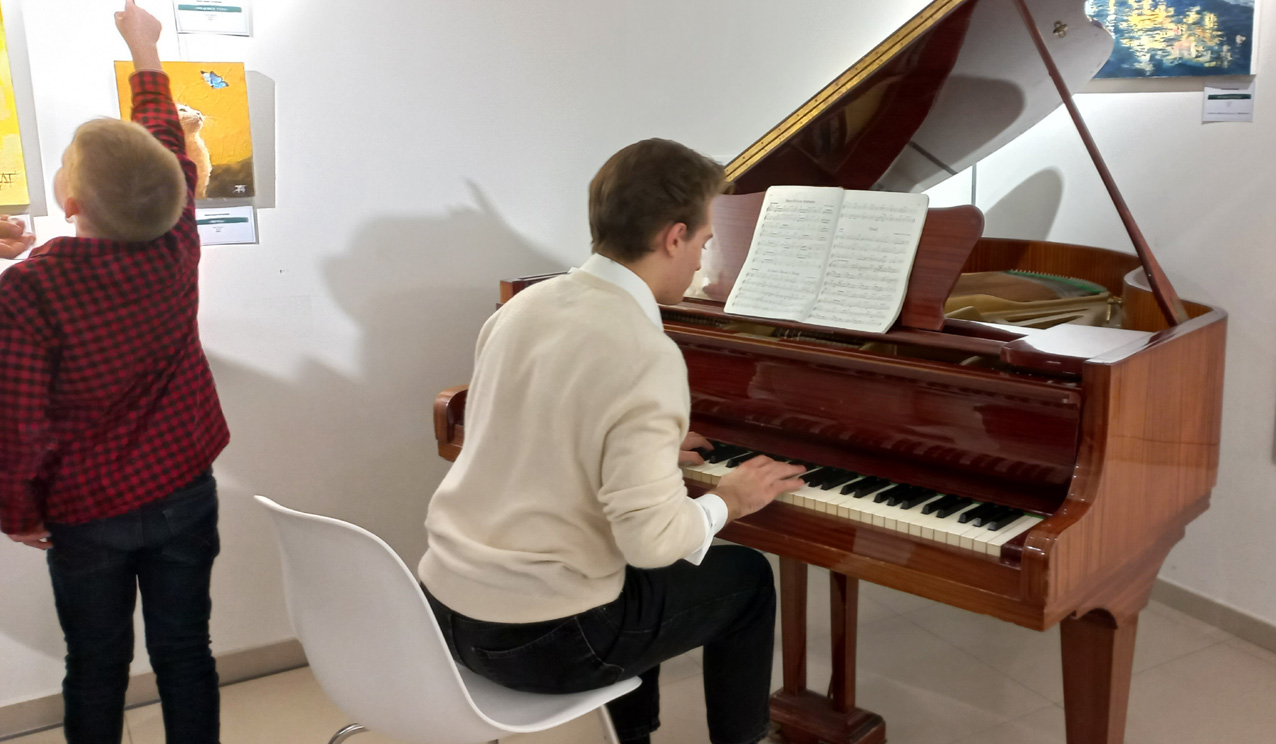 ГОРИЗОНТЫ ПРЕКРАСНОГО. Первая персональная выставка живописных произведений Анастасии Потаповой в ЦИЦ