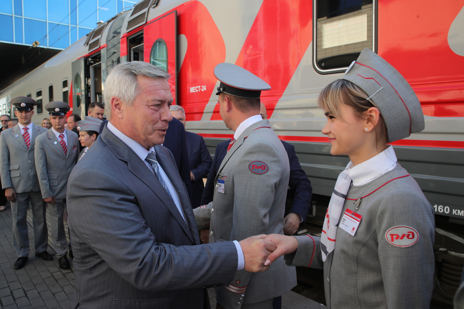 Фирменному поезду «Ростов-Москва» вернули название «ТИХИЙ ДОН». Как он выглядит?