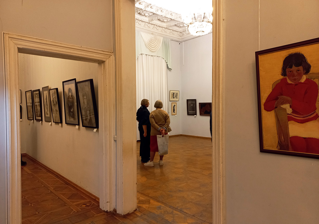 Выставка «РУКИ». Работы художников XX века в РОМИИ с 3 по 27 февраля