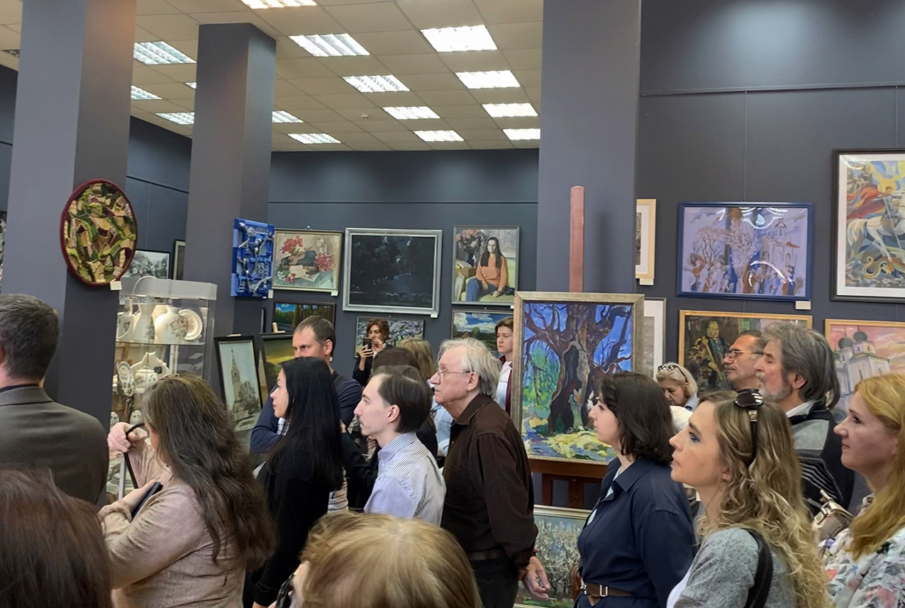 Областная художественная выставка «ЗА МИРНОЕ НЕБО» открылась в Ростове-на-Дону