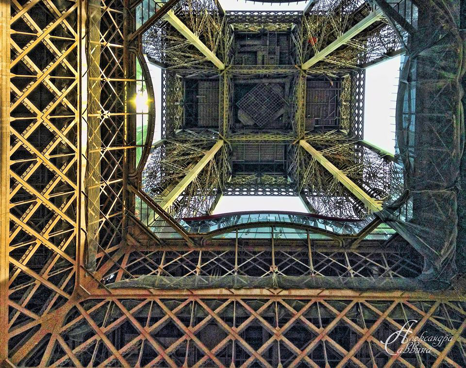 АЛЕКСАНДРА САВВИНА. Эйфелева башня. Другой взгляд. Париж, 2014 год