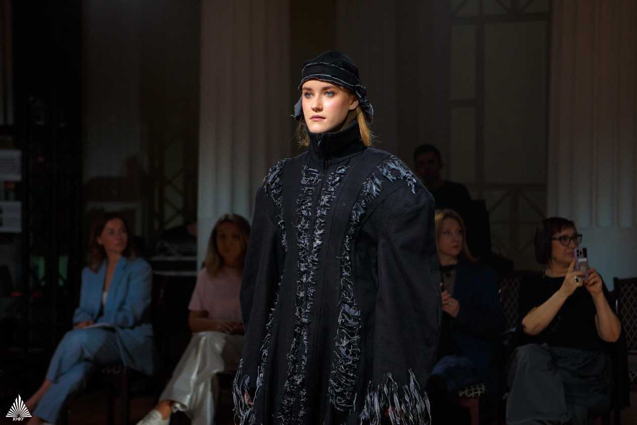 Первый модный показ Южного федерального университета и финал конкурса проектов женской деловой одежды &laquo;Модный ID-код&raquo;