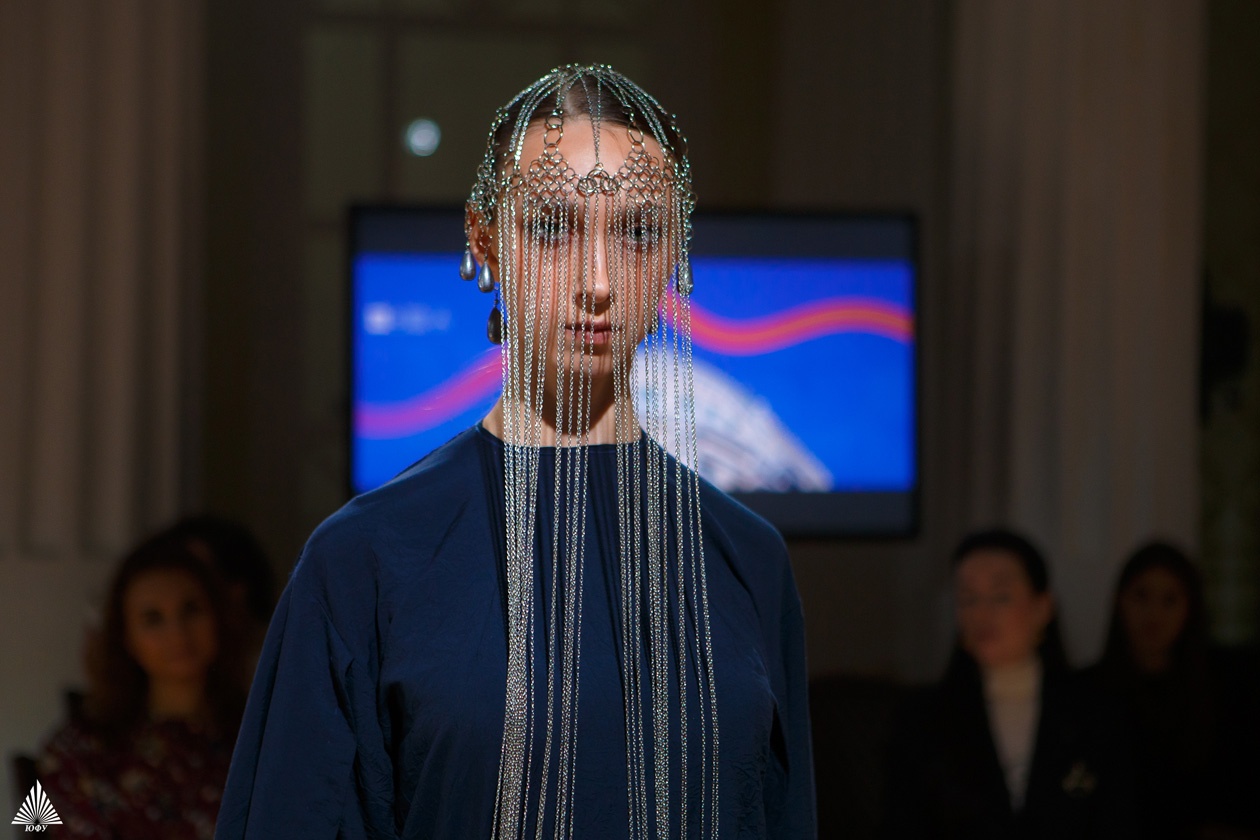 Первый модный показ Южного федерального университета и финал конкурса проектов женской деловой одежды &laquo;Модный ID-код&raquo;