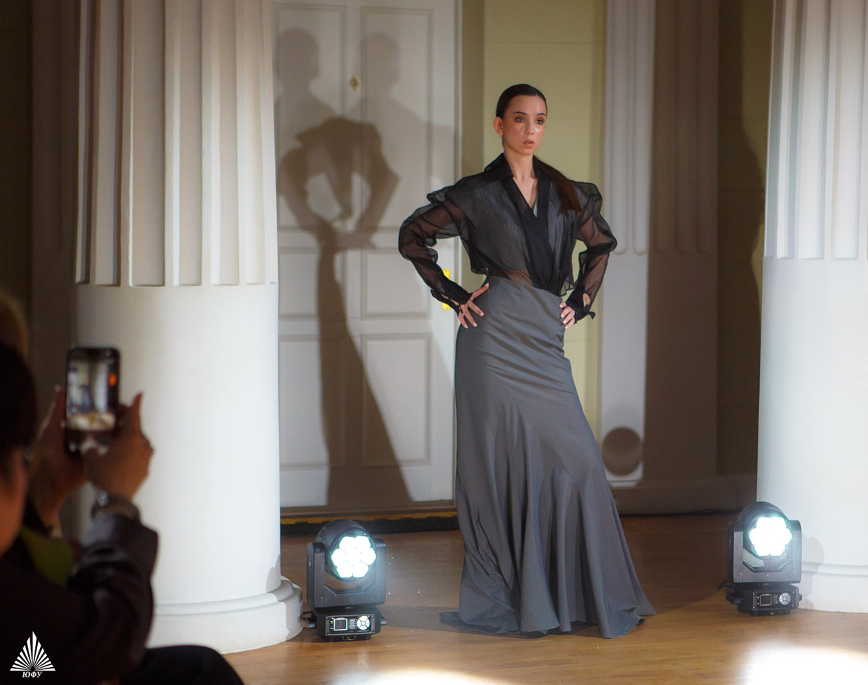 Первый модный показ Южного федерального университета и финал конкурса проектов женской деловой одежды &laquo;Модный ID-код&raquo;