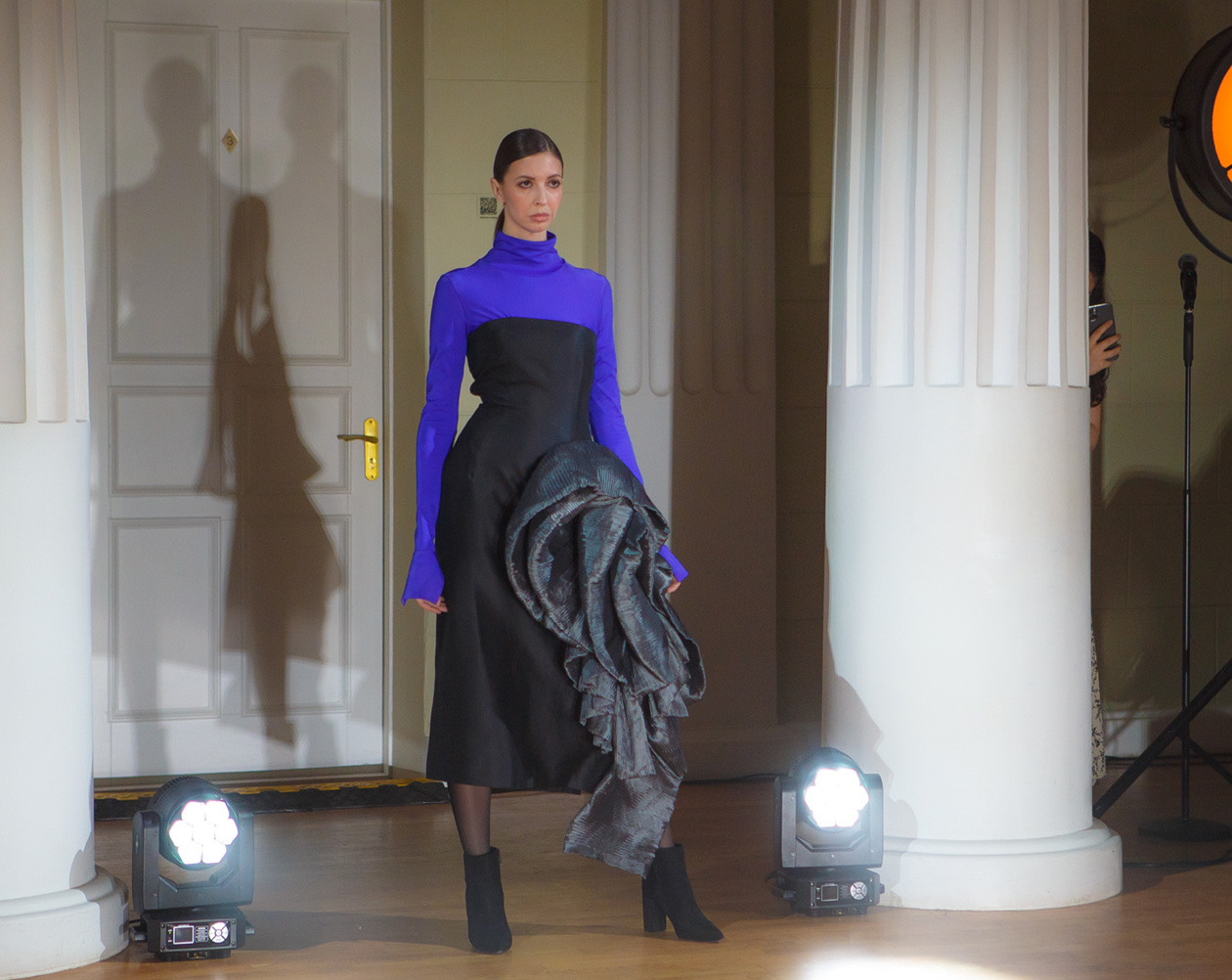 Первый модный показ Южного федерального университета и финал конкурса проектов женской деловой одежды &laquo;Модный ID-код&raquo;