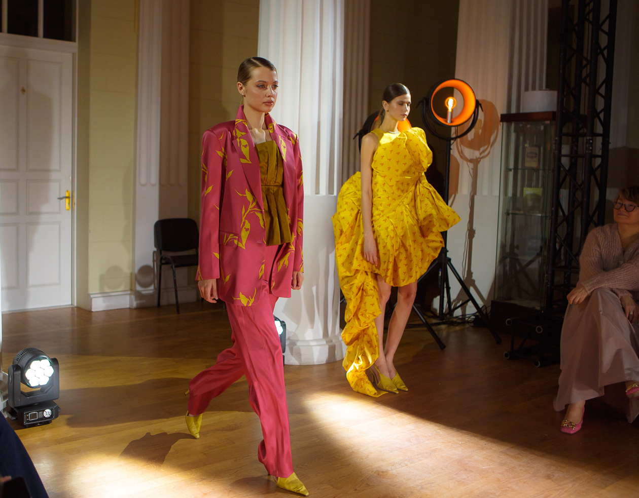 Первый модный показ Южного федерального университета и финал конкурса проектов женской деловой одежды &laquo;Модный ID-код&raquo;