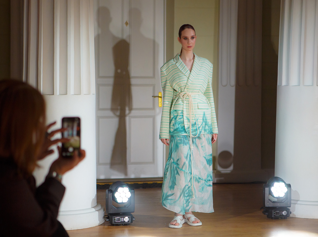 Первый модный показ Южного федерального университета и финал конкурса проектов женской деловой одежды &laquo;Модный ID-код&raquo;