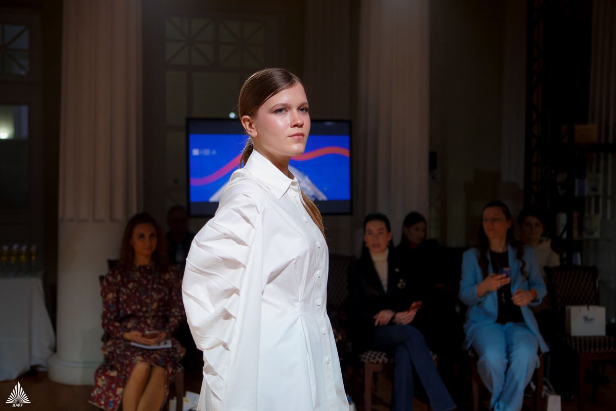 Первый модный показ Южного федерального университета и финал конкурса проектов женской деловой одежды «Модный ID-код»