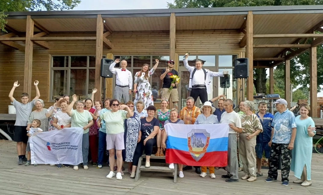 Зина Дерягина. Искусство в строю