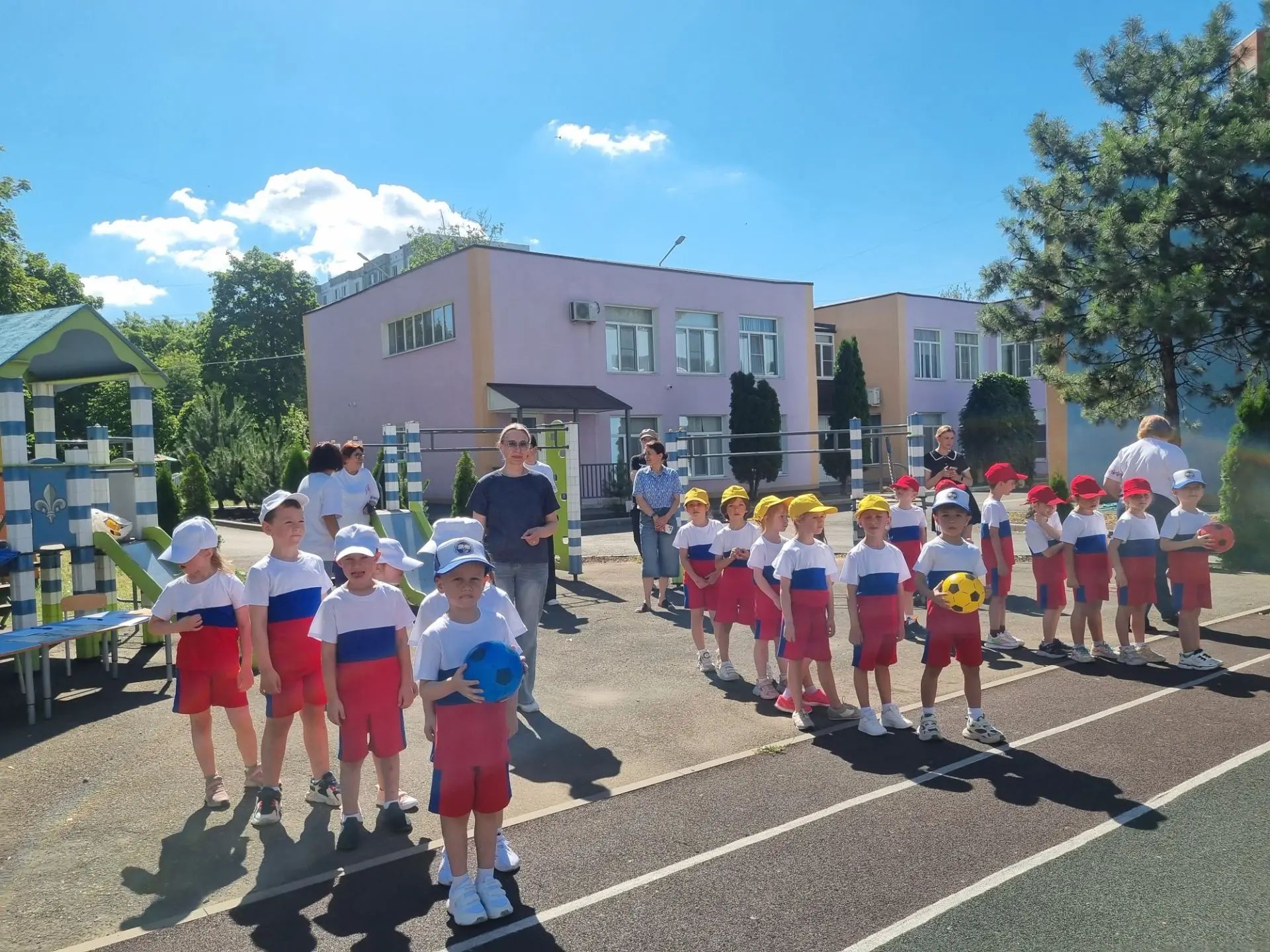 Сила, ловкость и суворовский дух:: в Ростове-на-Дону прошла II Детская Спартакиада