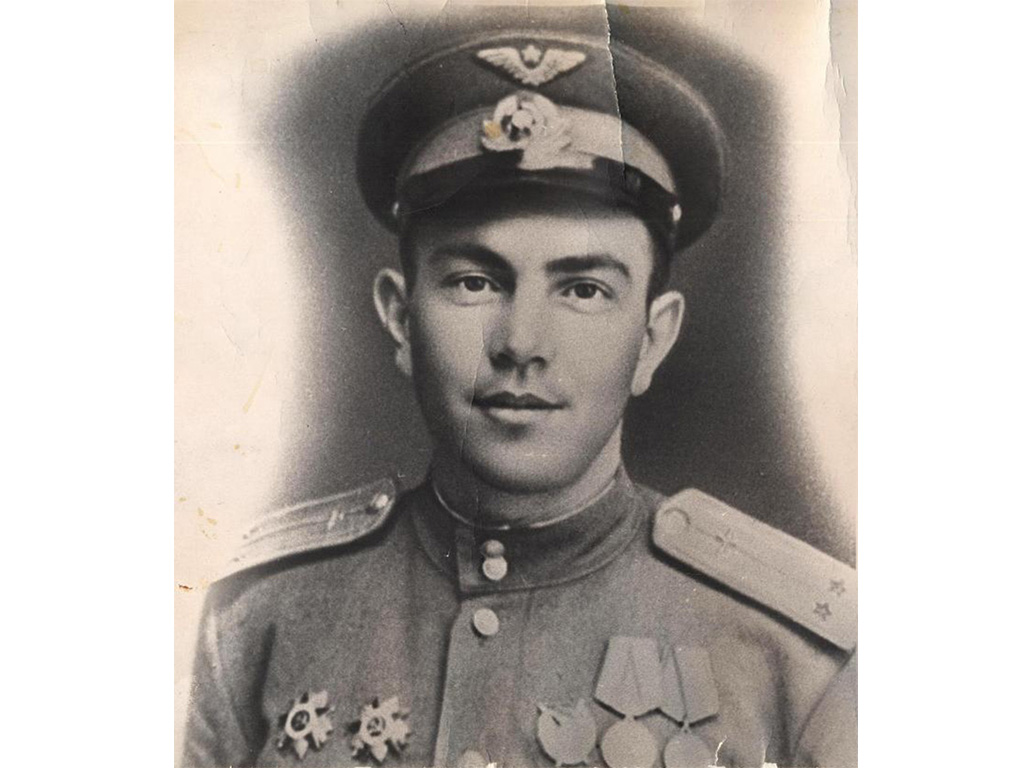 Лебеденко Пётр, боевой летчик, писатель Дона.