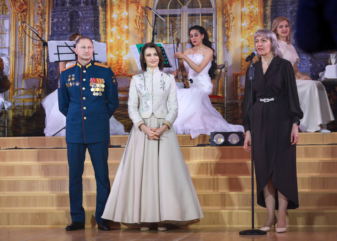 Торжественный студенческий бал ЮФУ &laquo;Времена года&raquo; стал ярким танцевальным праздником