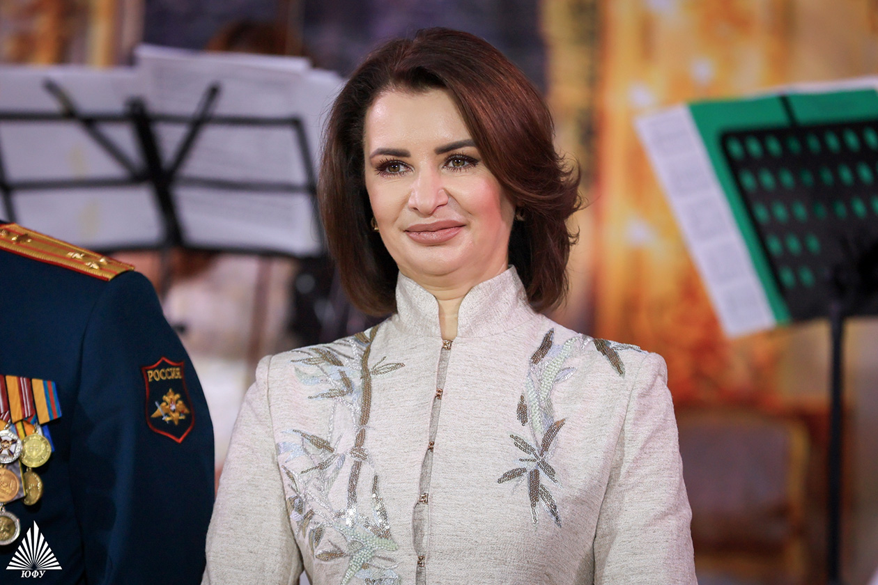 Торжественный студенческий бал ЮФУ &laquo;Времена года&raquo; стал ярким танцевальным праздником