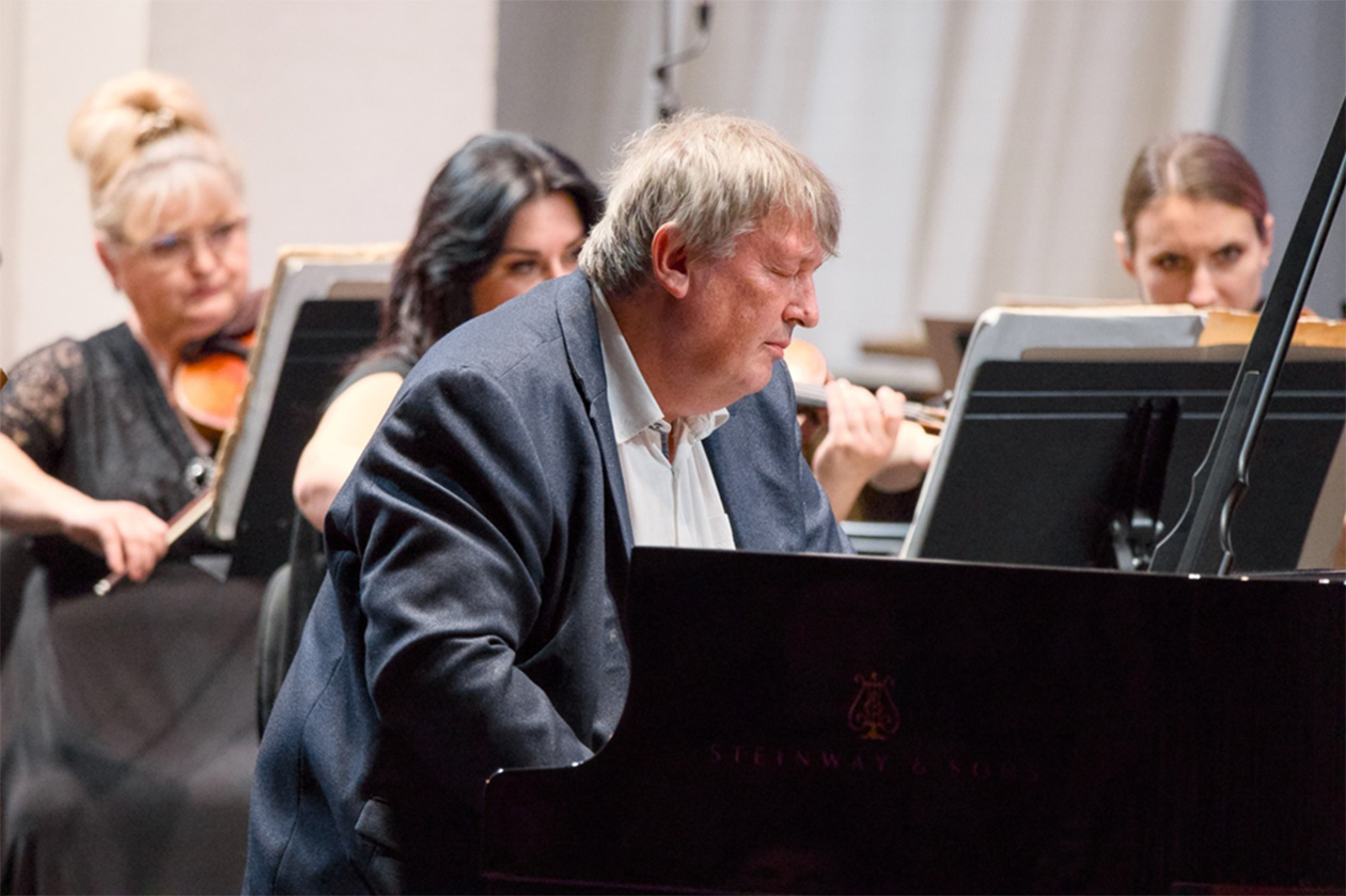 Борис Березовский и Ростовский академический симфонический оркестр. Испытание временем: Первый фортепианный концерт Чайковского, 35 лет спустя