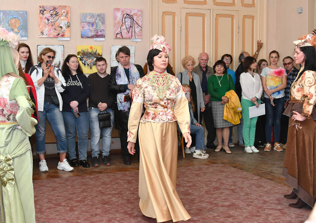 «ТАЙНЫ ЛЮБВИ» – художественная выставка Арт-содружества «Творческие Люди» в Новочеркасске