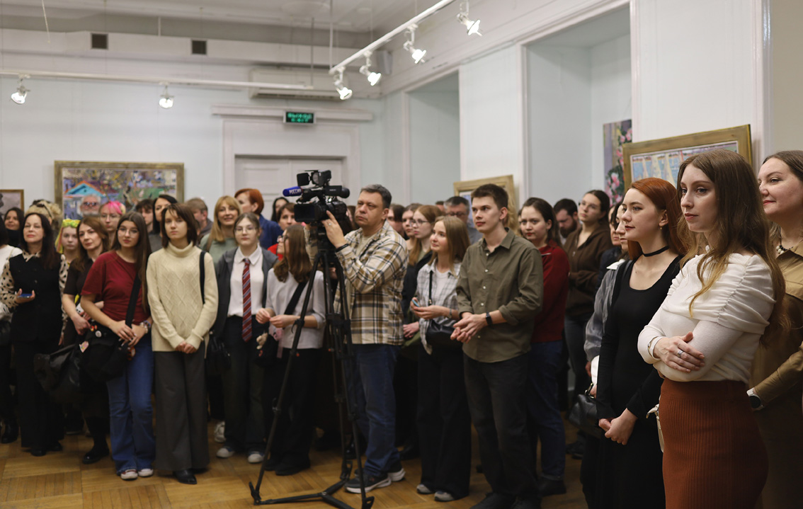 Солнечный Крым приехал в Ростов! В РОМИИ открылась персональная выставка художника Ольги Григорьевой-Климовой