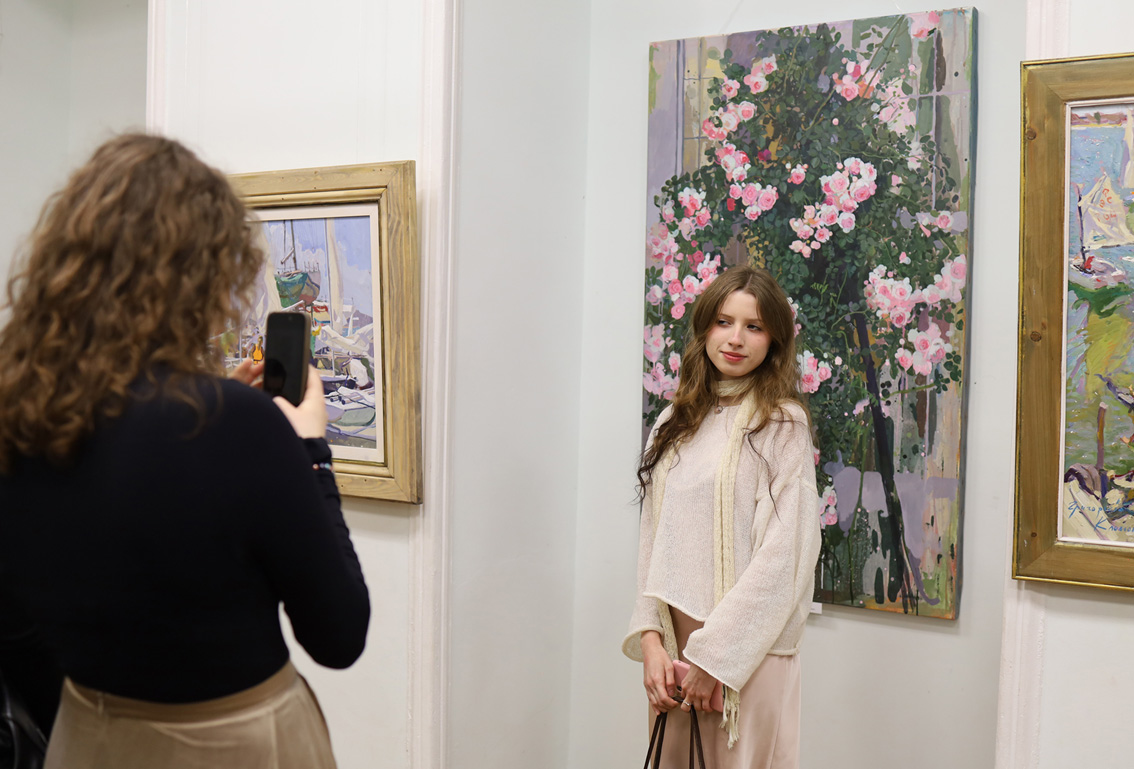 Солнечный Крым приехал в Ростов! В РОМИИ открылась персональная выставка художника Ольги Григорьевой-Климовой