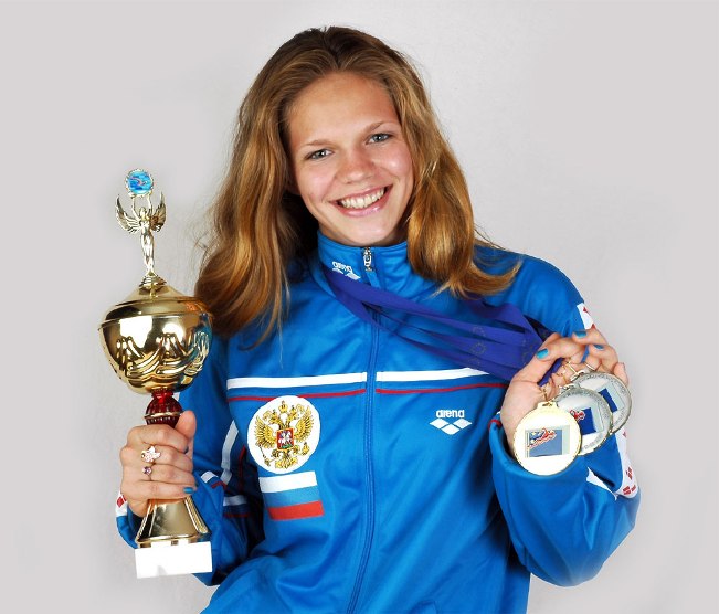 Юлия Ефимова - российская пловчиха. Первые медали.