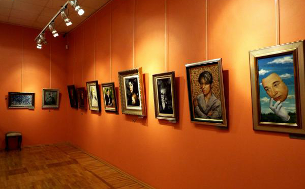 Выставка Никаса Сафронова в Ростове