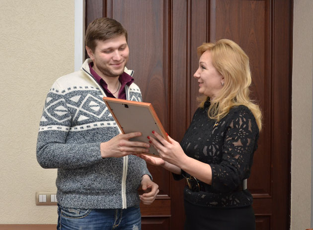 В Донском парламенте чествовали волонтёров, оказавших помощь беженцам из Донбасса