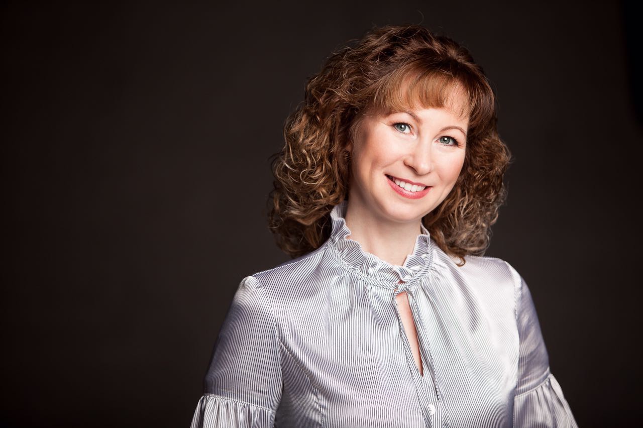 Юлия Волкова, Центр взаимоотншений